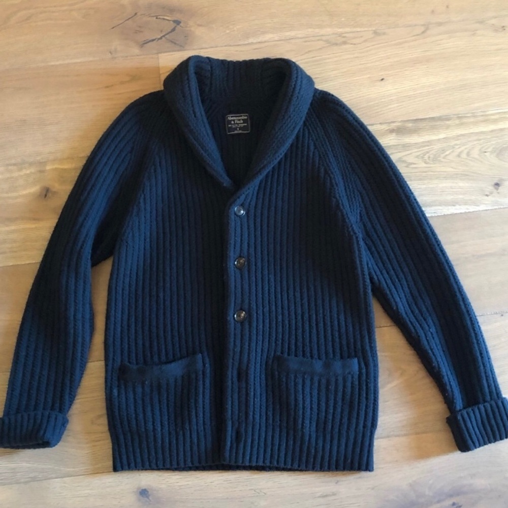 Abercrombie men’s cardigan sweater. Soft and cozy